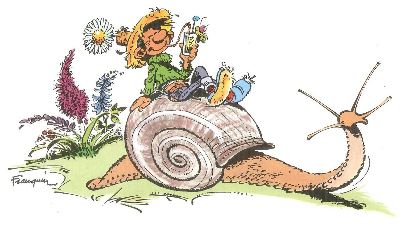 Gaston Lagaffe sur le dos d'un escargot.