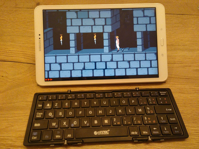 Photo de la tablette avec Prince of Persia qui tourne dedans